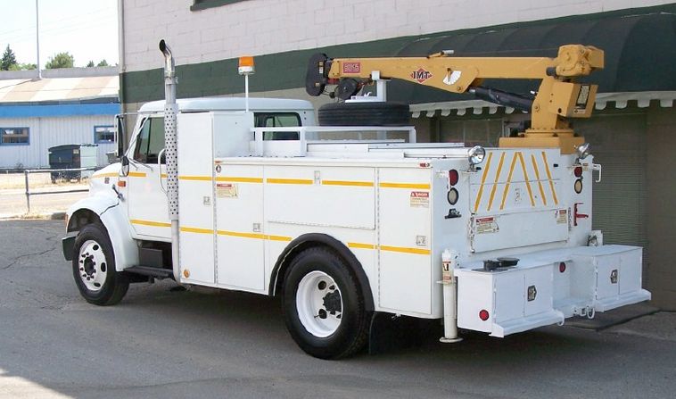 image for item 1001 1998 International 4700LP mechanic's truck