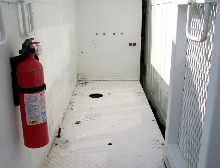 image for item 1001 1998 International 4700LP mechanic's truck