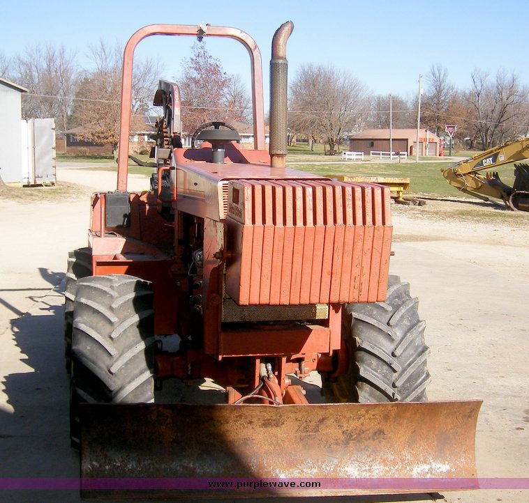 image for item 1022 1996 Ditch Witch 8020 trencher