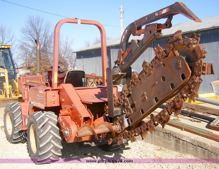 image for item 1022 1996 Ditch Witch 8020 trencher
