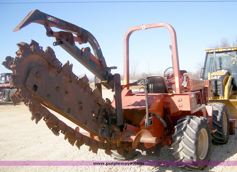 image for item 1022 1996 Ditch Witch 8020 trencher