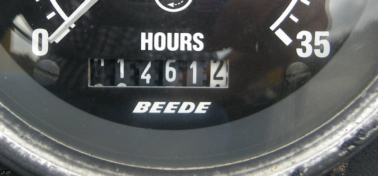 image for item 1100 Vermeer RT850 rubber tire trencher