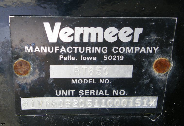 image for item 1100 Vermeer RT850 rubber tire trencher