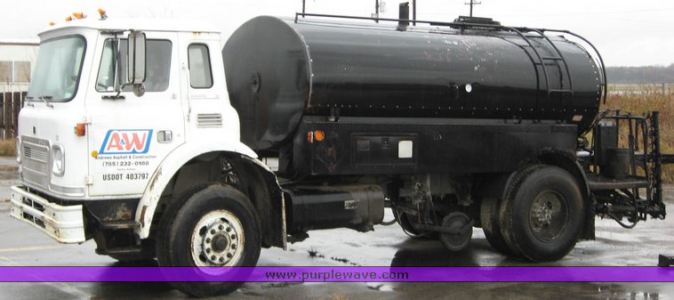 image for item 1502 1985 International Cargostar 1854 etnyre oil distributor truck