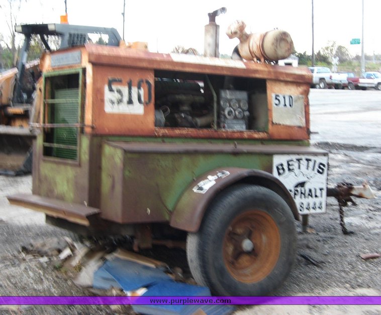 image for item 1505 Sullair portable air compressor