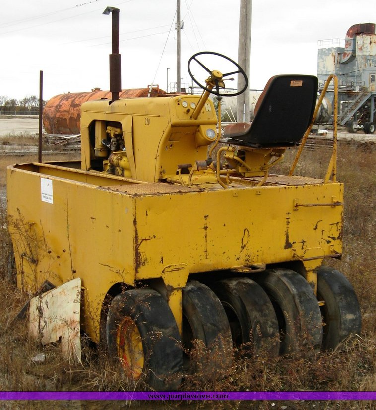 image for item 1506 1965 Tampo SP9 rubber tire roller