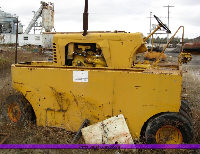 image for item 1506 1965 Tampo SP9 rubber tire roller