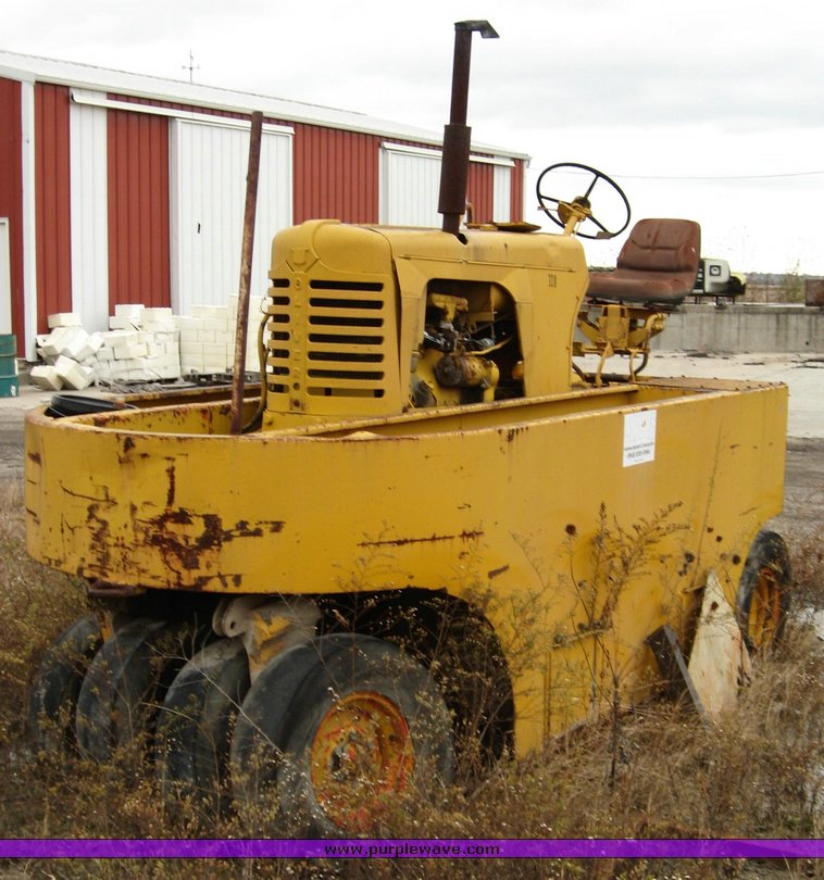 image for item 1506 1965 Tampo SP9 rubber tire roller