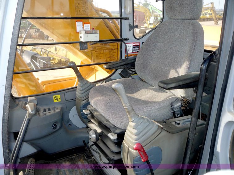 image for item 2000 1997 John Deere 270LC excavator