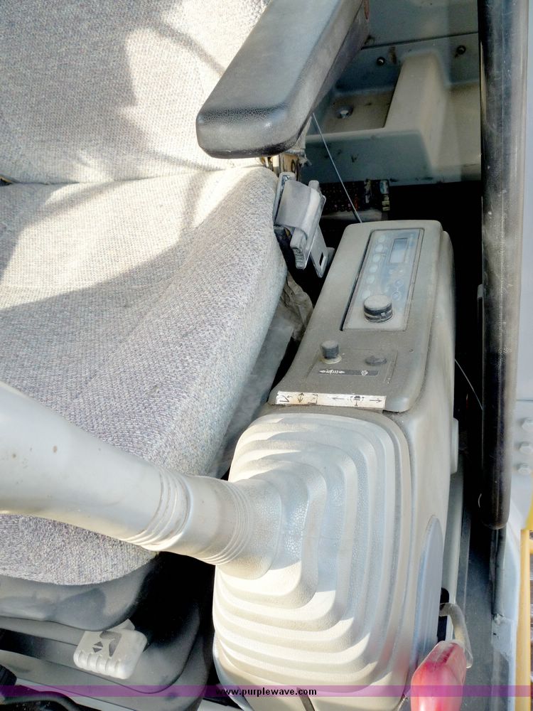 image for item 2000 1997 John Deere 270LC excavator