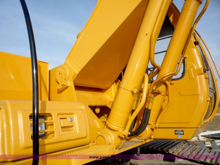 image for item 2000 1997 John Deere 270LC excavator