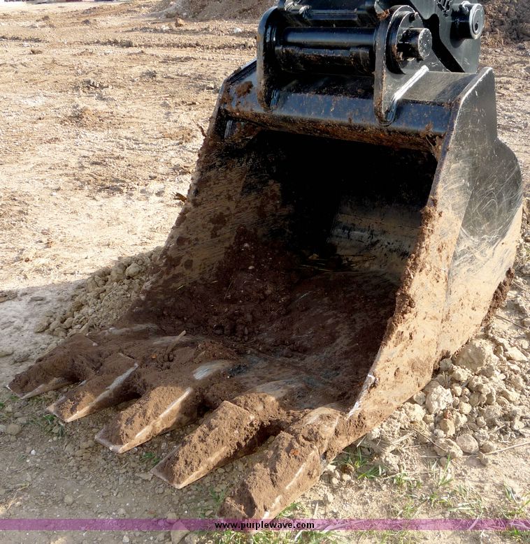 image for item 2000 1997 John Deere 270LC excavator