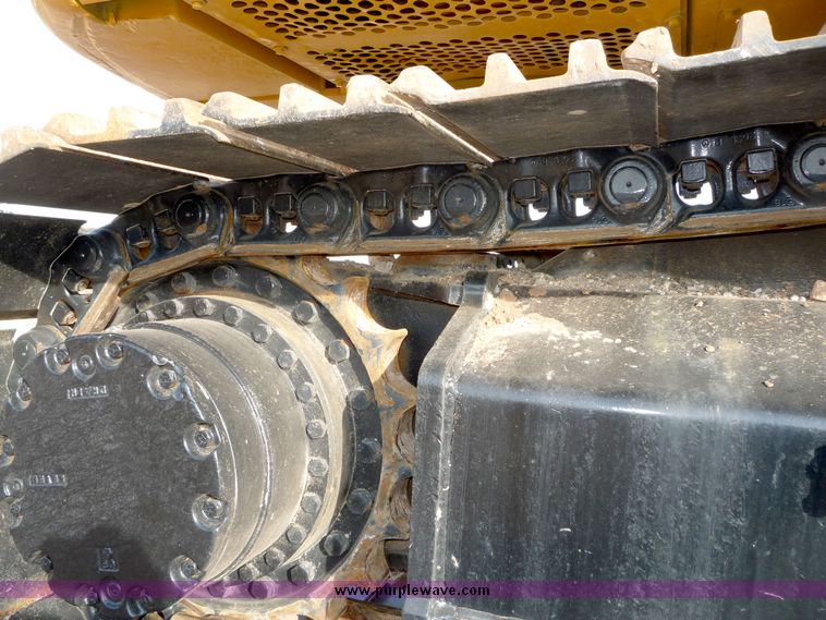 image for item 2000 1997 John Deere 270LC excavator