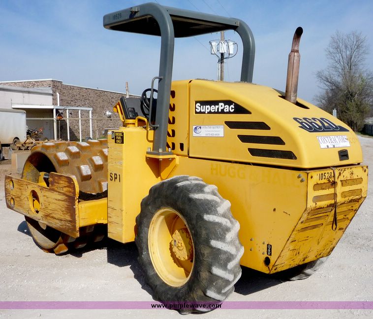 image for item 2001 2004 Superpac 6620 vibratory compactor