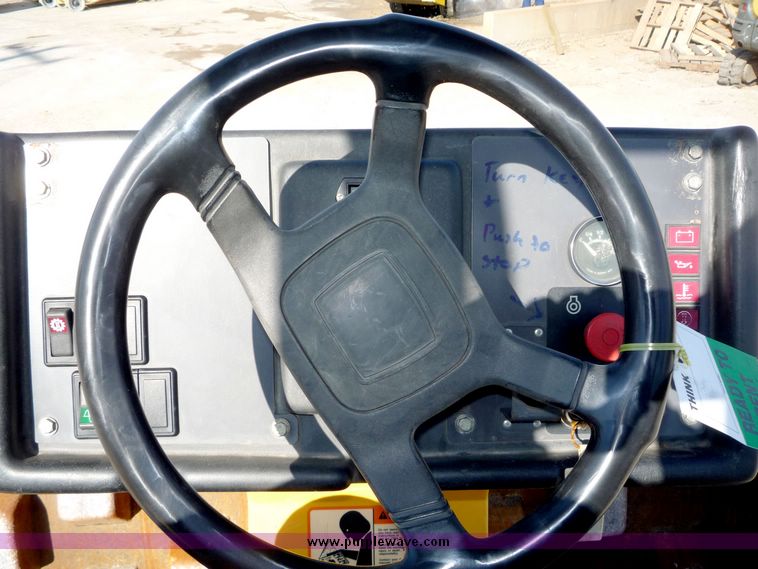 image for item 2001 2004 Superpac 6620 vibratory compactor