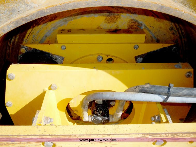 image for item 2001 2004 Superpac 6620 vibratory compactor