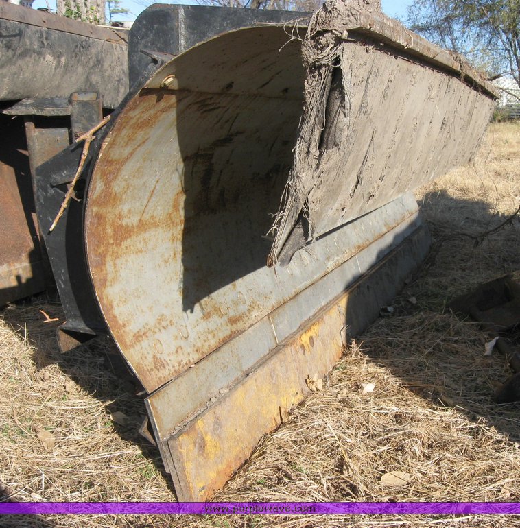 image for item 3006 Truck mount 11' snow blade