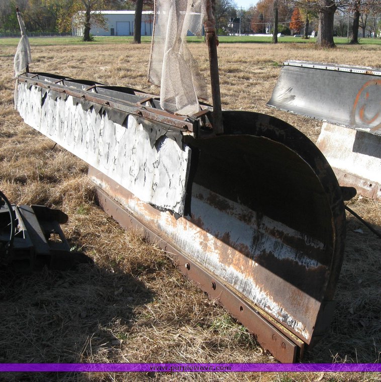 image for item 3009 Truck mount 11' snow blade