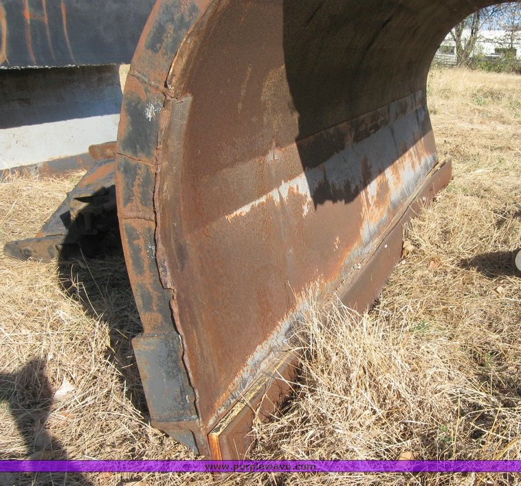 image for item 3009 Truck mount 11' snow blade