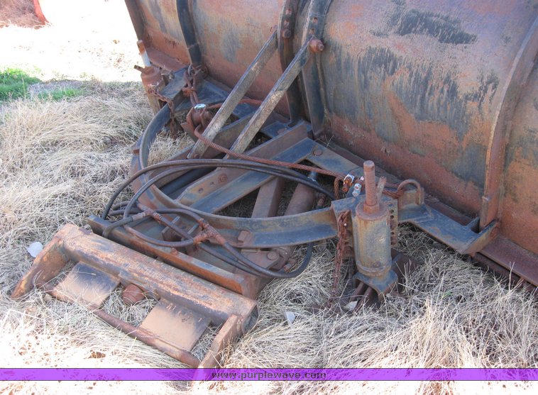 image for item 3014 Truck mount 11' snow blade