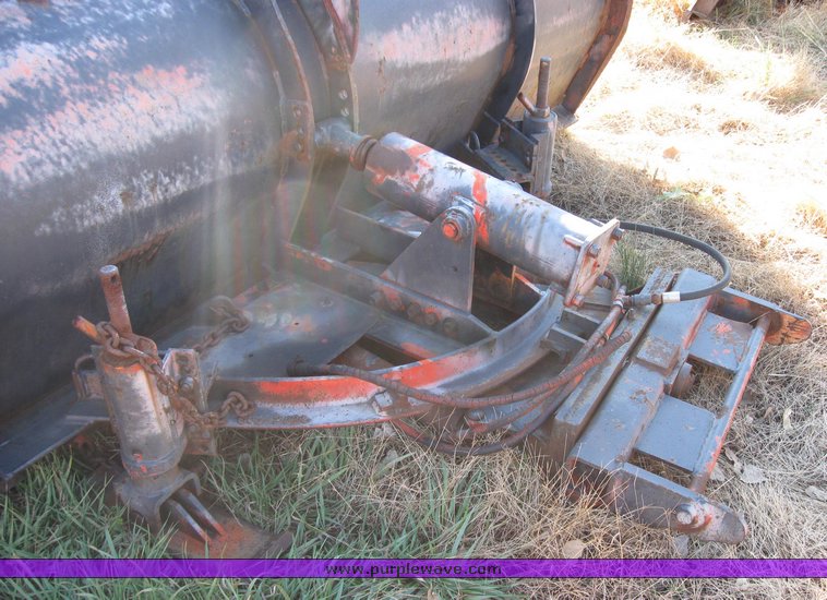 image for item 3015 Truck mount 11' snow blade