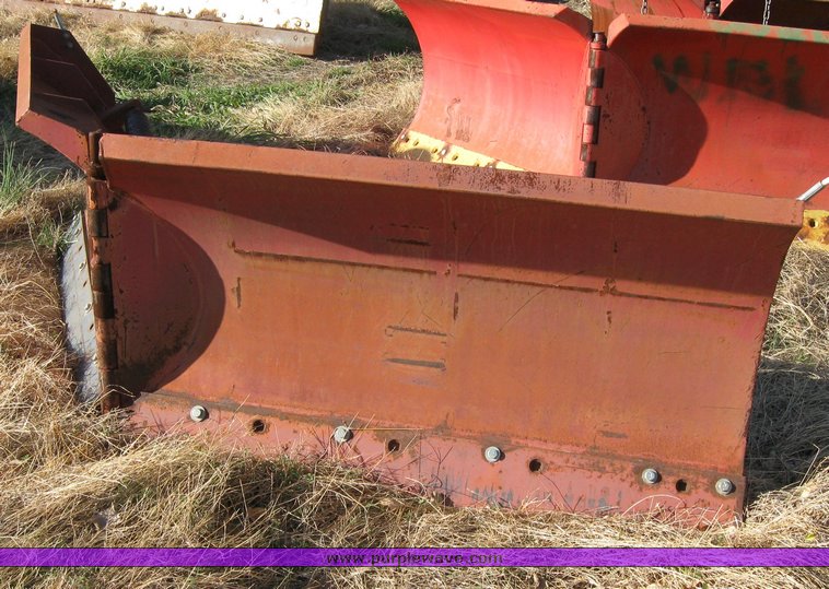 image for item 3016 Boss Power V 9'2" adjustable snow blade