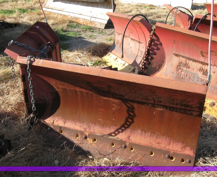 image for item 3018 Boss Power V 9'2" adjustable snow blade