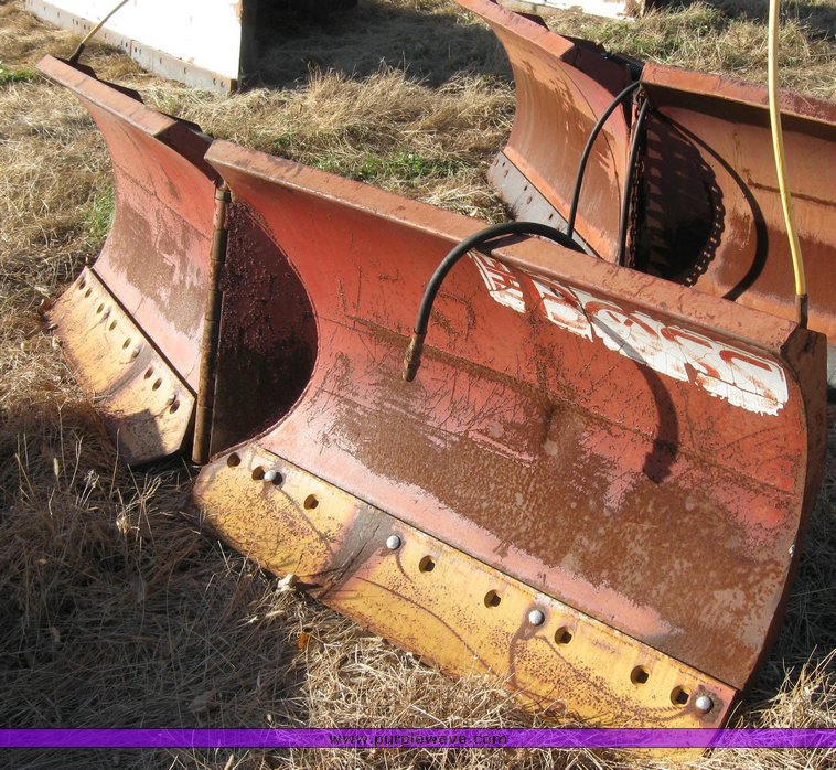 image for item 3022 Boss Power V 9'2" adjustable snow blade