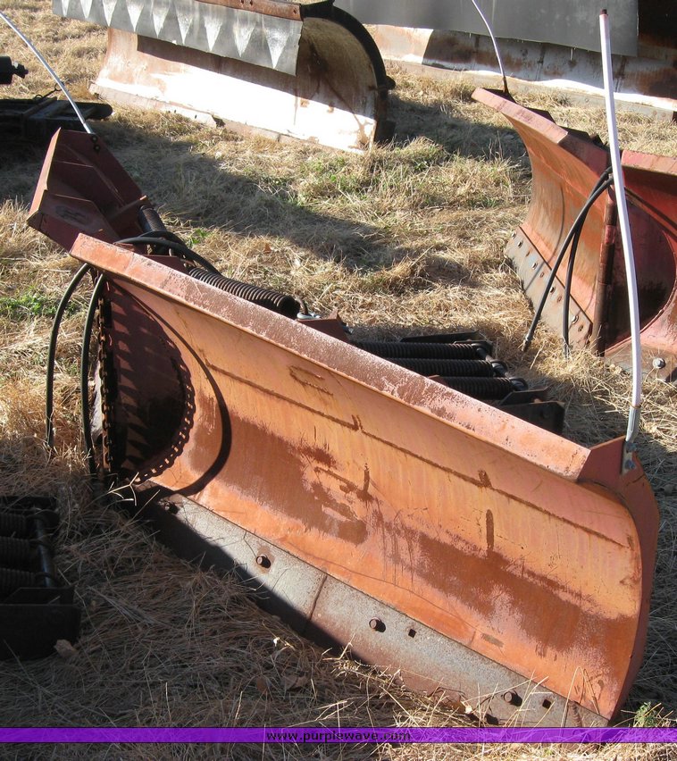 image for item 3023 Boss Power V 9'2" adjustable snow blade