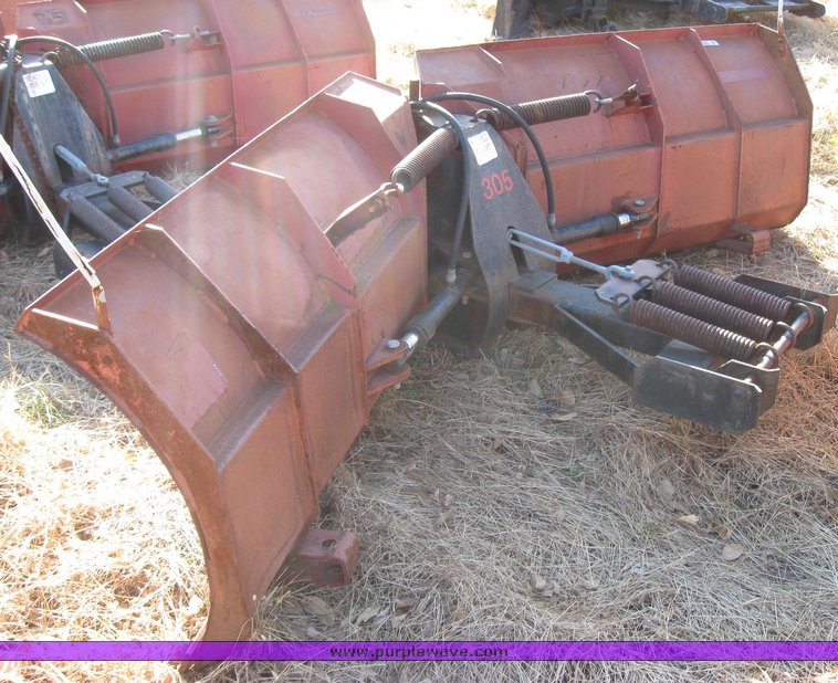 image for item 3024 Boss Power V 9'2" adjustable snow blade