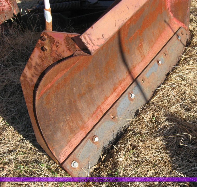 image for item 3024 Boss Power V 9'2" adjustable snow blade