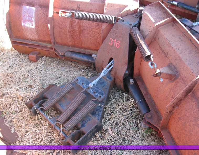 image for item 3025 Boss Power V 9'2" adjustable snow blade