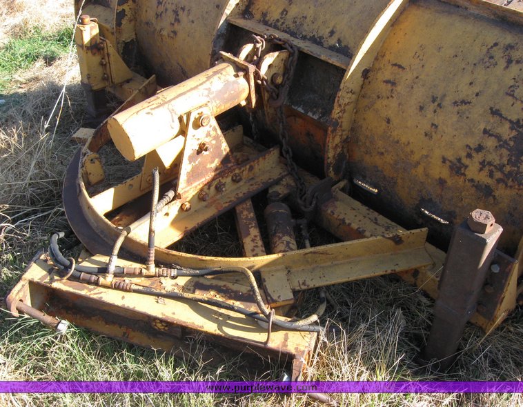 image for item 3027 Henke 41.R12 truck mount 10' snow blade