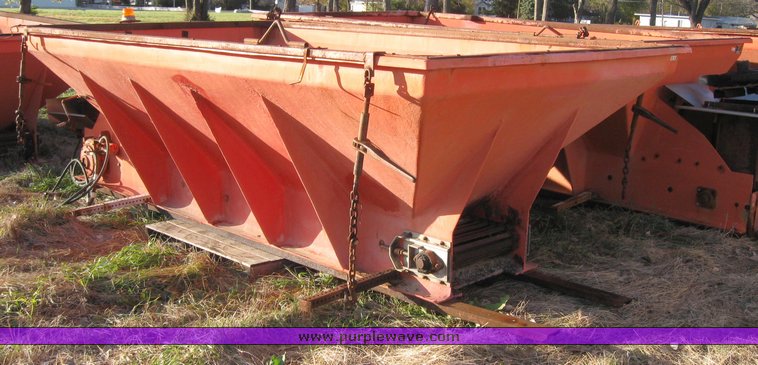 image for item 3043 Fiberglass Co. 195 SK spreader box