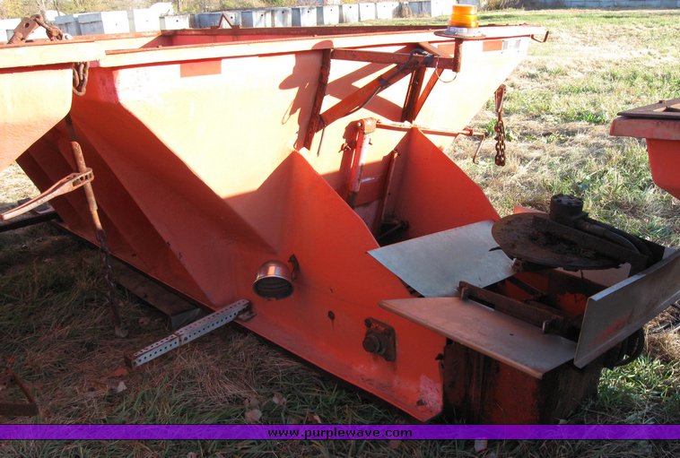 image for item 3043 Fiberglass Co. 195 SK spreader box