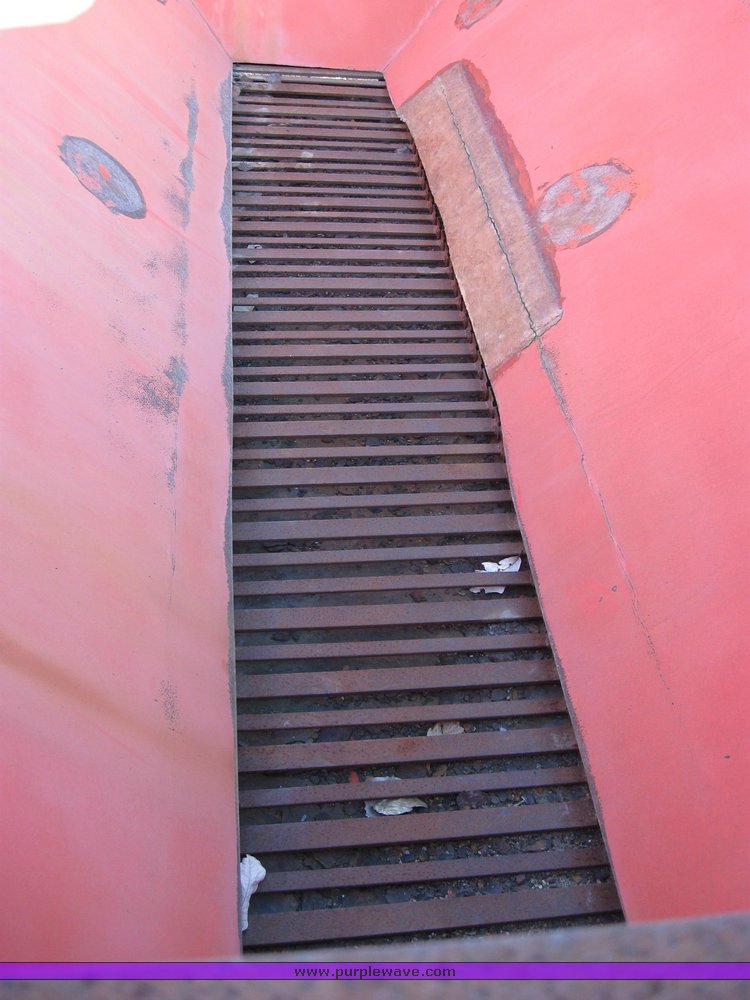 image for item 3043 Fiberglass Co. 195 SK spreader box