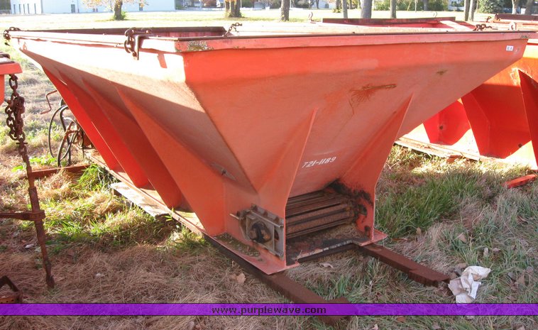 image for item 3045 Fiberglass Co. 195 SK spreader box