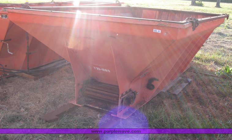 image for item 3045 Fiberglass Co. 195 SK spreader box