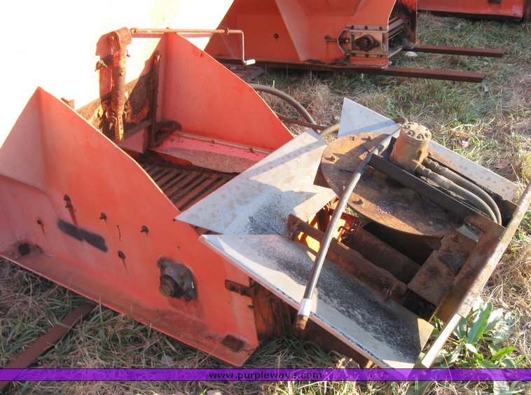 image for item 3045 Fiberglass Co. 195 SK spreader box