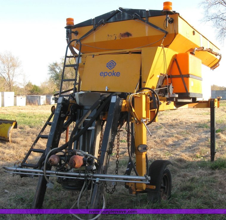 image for item 3050 1993 Epoke bulk mounted spreader