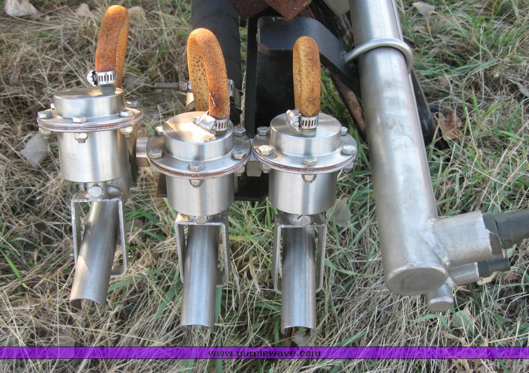 image for item 3050 1993 Epoke bulk mounted spreader