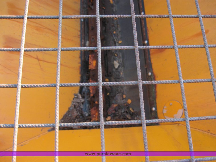 image for item 3050 1993 Epoke bulk mounted spreader