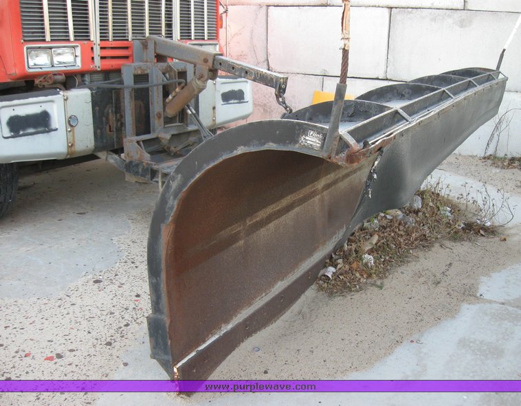 image for item 3051 1988 GMC Topkick ME6500 C7D064 tandem axle dump truck with 12' Doonan bed