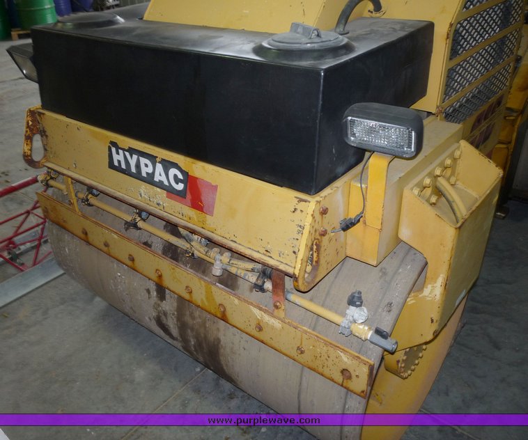 image for item 3108 1999 Hypac C754 soil compactor