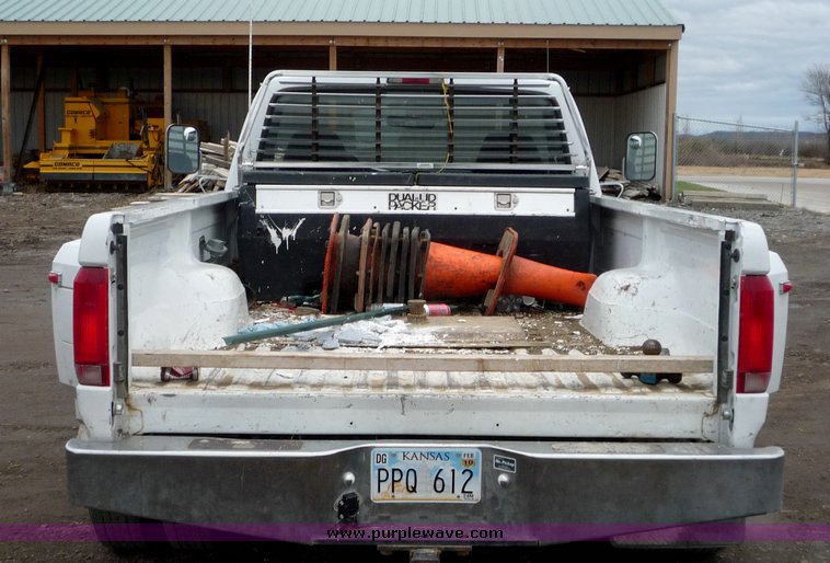 image for item 3110 1995 Ford F350 pickup