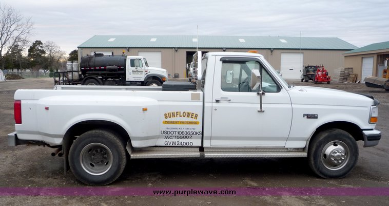 image for item 3110 1995 Ford F350 pickup