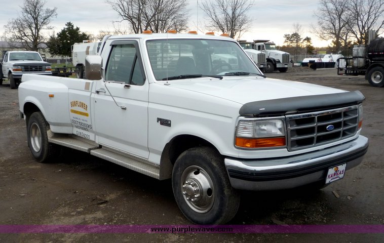 image for item 3110 1995 Ford F350 pickup