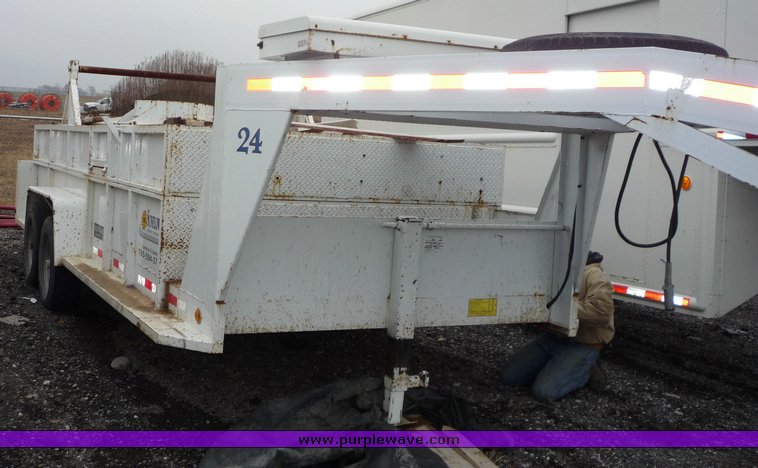 image for item 3112 1999 Eagle trailer