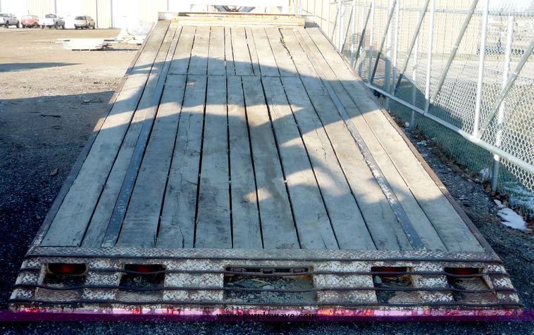 image for item 3114 1996 Economy 424+G 24' trailer