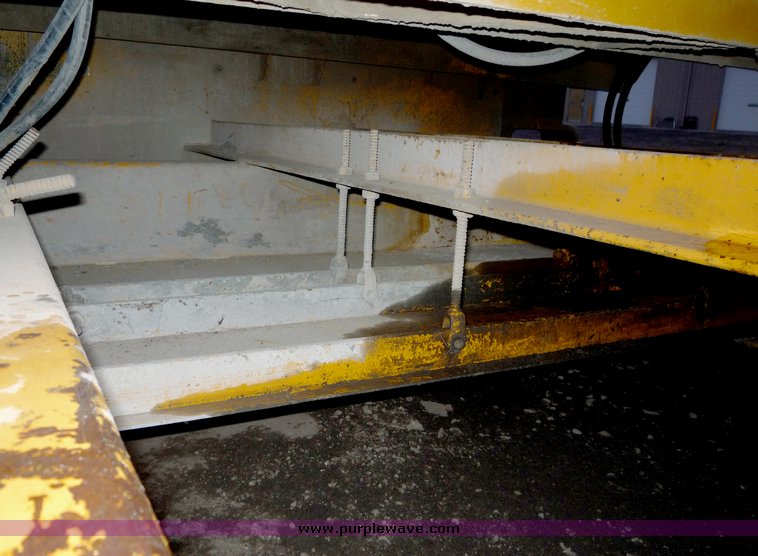 image for item 3116 1994 Gomaco GT6000-90 curb machine